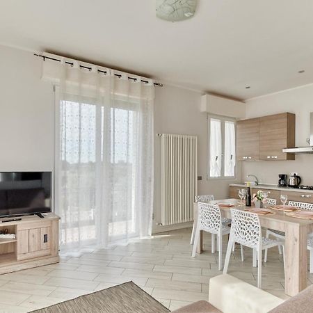 App. Mimosa Minerva Holiday Home マネルバ・デル・ガルダ エクステリア 写真
