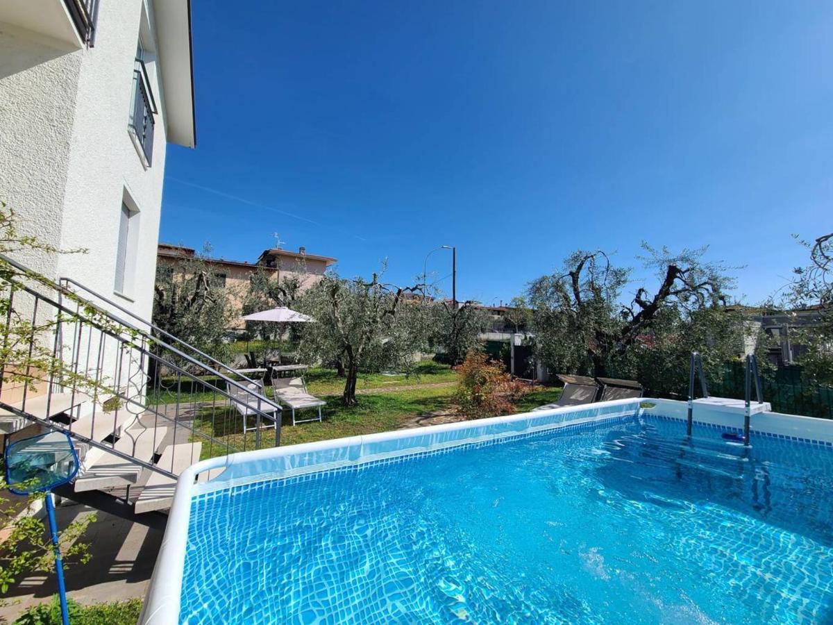 App. Mimosa Minerva Holiday Home マネルバ・デル・ガルダ エクステリア 写真